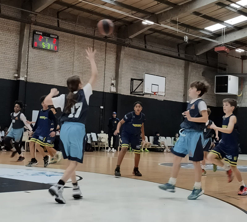 u12s London Thunder Basketball Gametime